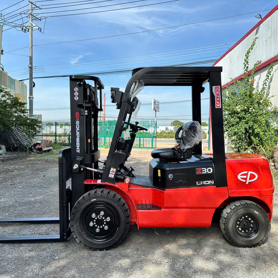 Xe nâng điện ngồi lái EP EFXZ301-H