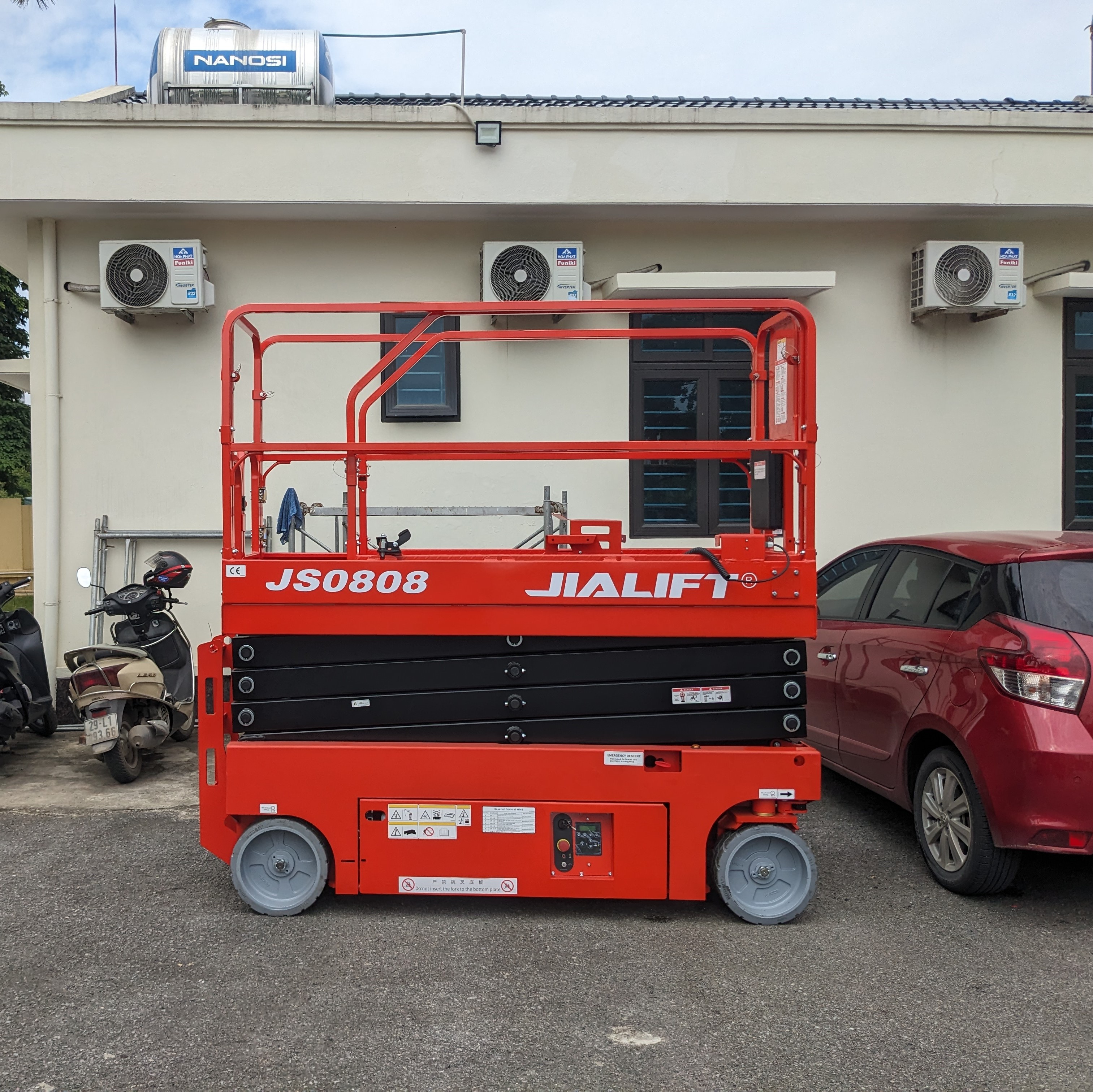 Xe nâng người cắt kéo 10m JS0808 JIALIFT