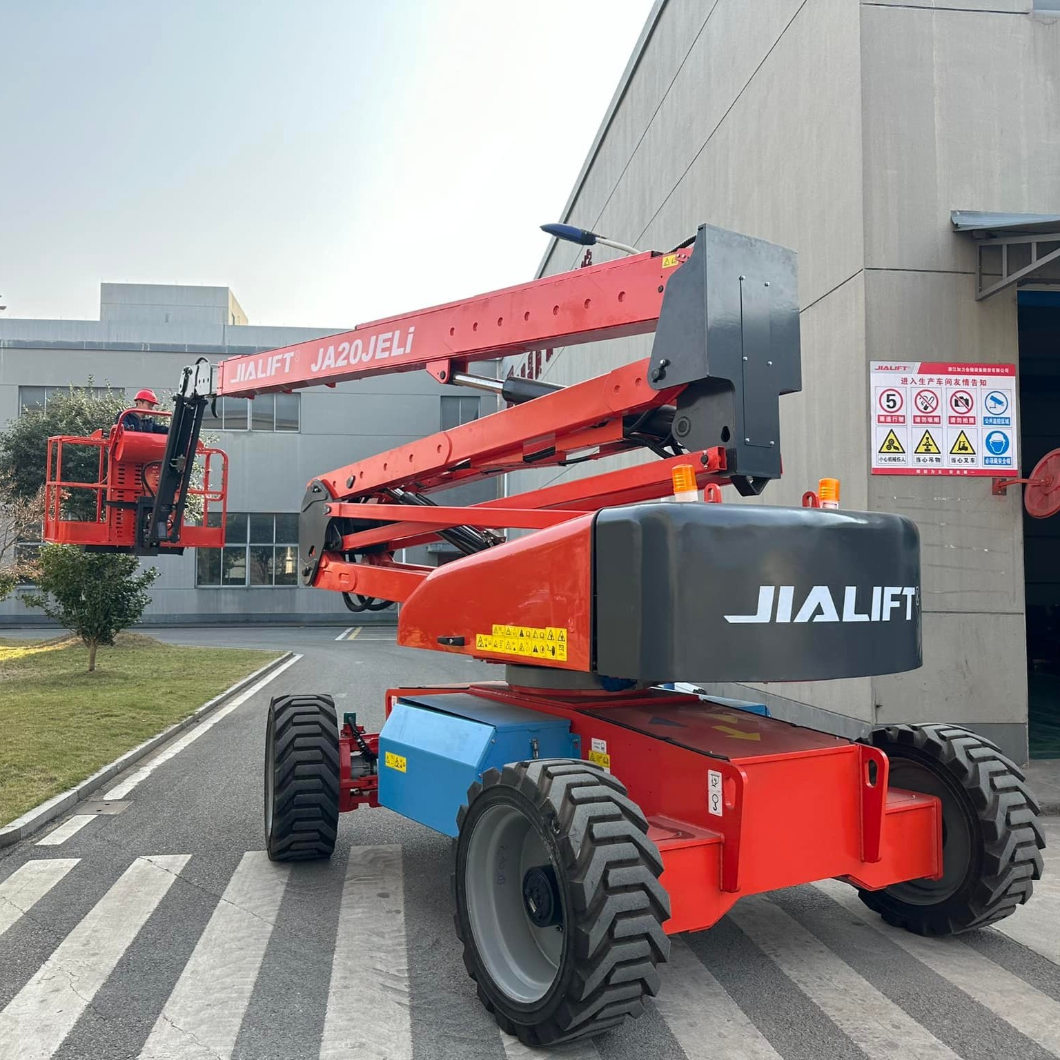 Xe nâng người Boom Lift 20m JA18JE JIALIFT
